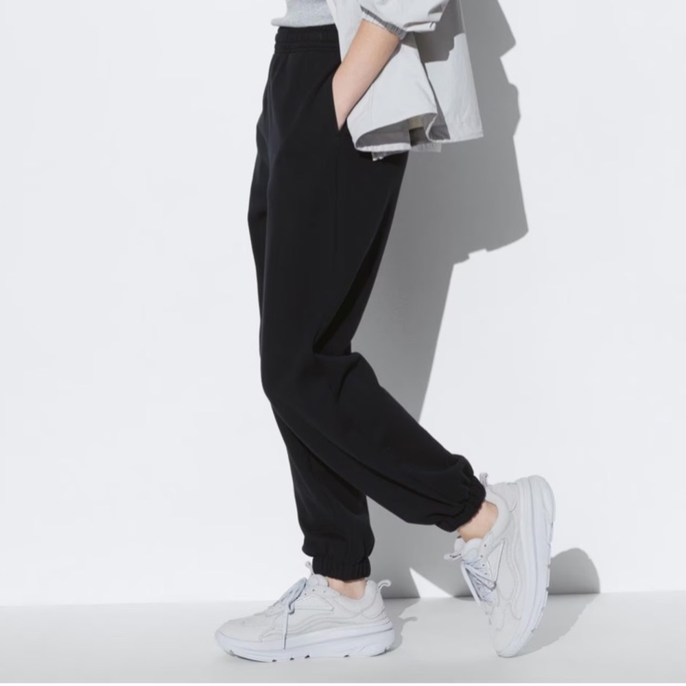 UNIQLO black cotton tapered ankle jogger style pocket sweatpants size small
